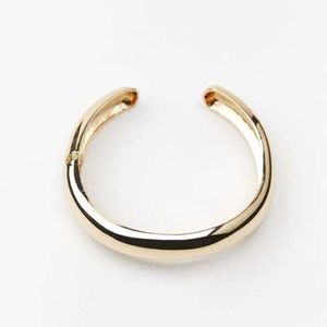 NWT. Zara Golden Rigid Metal Maxi Choker.